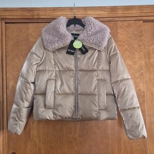 BCBG Women’s Puffer Jacket Champagne Faux Shearling Collar Size Small